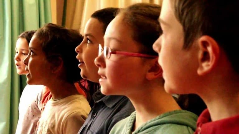 Quels sont les bienfaits des chansons et comptines pour enfants ?