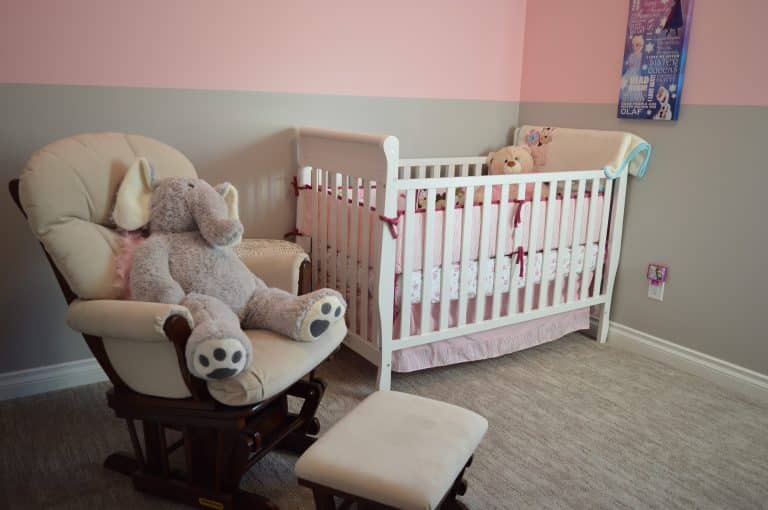 Aménager correctement la chambre de son bébé à petit prix