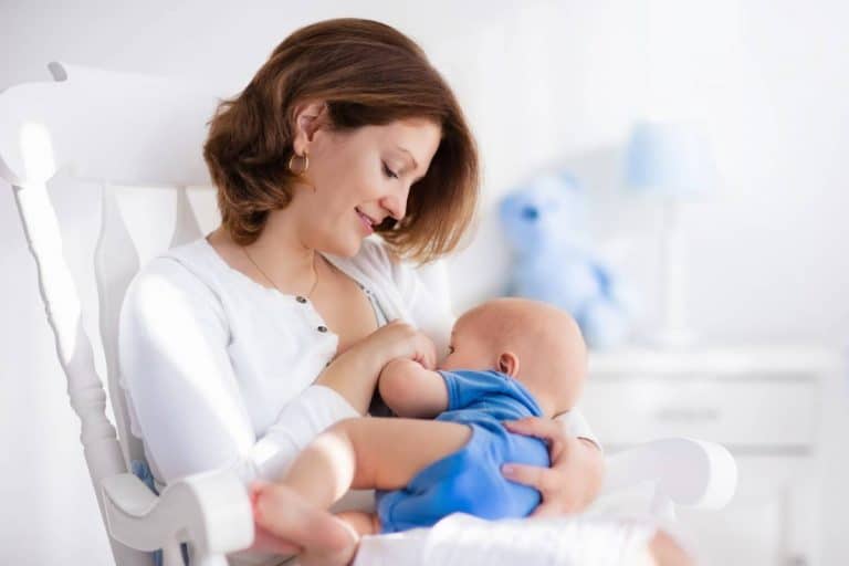 Mamans : voici comment « donner » votre nom à votre enfant