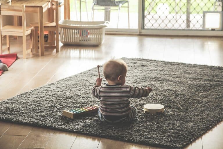 Comment choisir la couleur parfaite pour la chambre de bébé ?