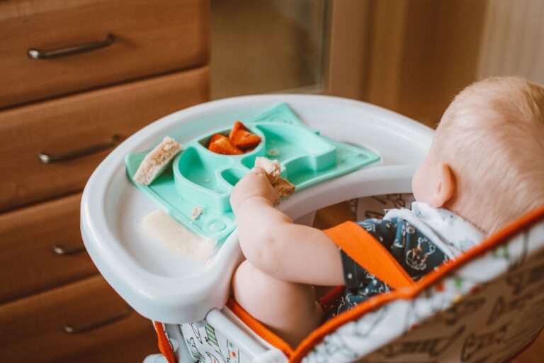 Comment éveiller le palais de bébé à travers la découverte des saveurs ?