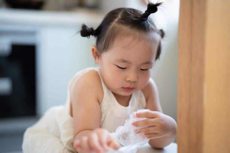 Comment favoriser l&rsquo;épanouissement sensoriel de bébé ?