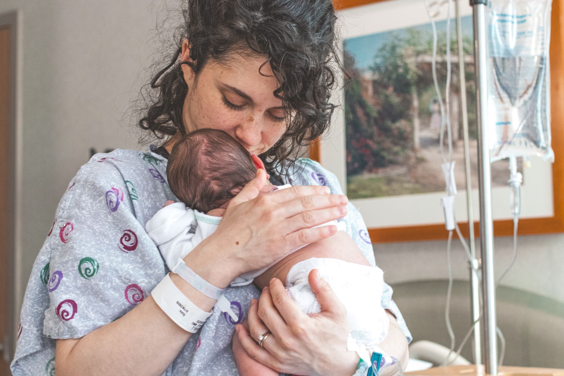 Comment la relation entre une maman et son bébé évolue-t-elle constamment ?