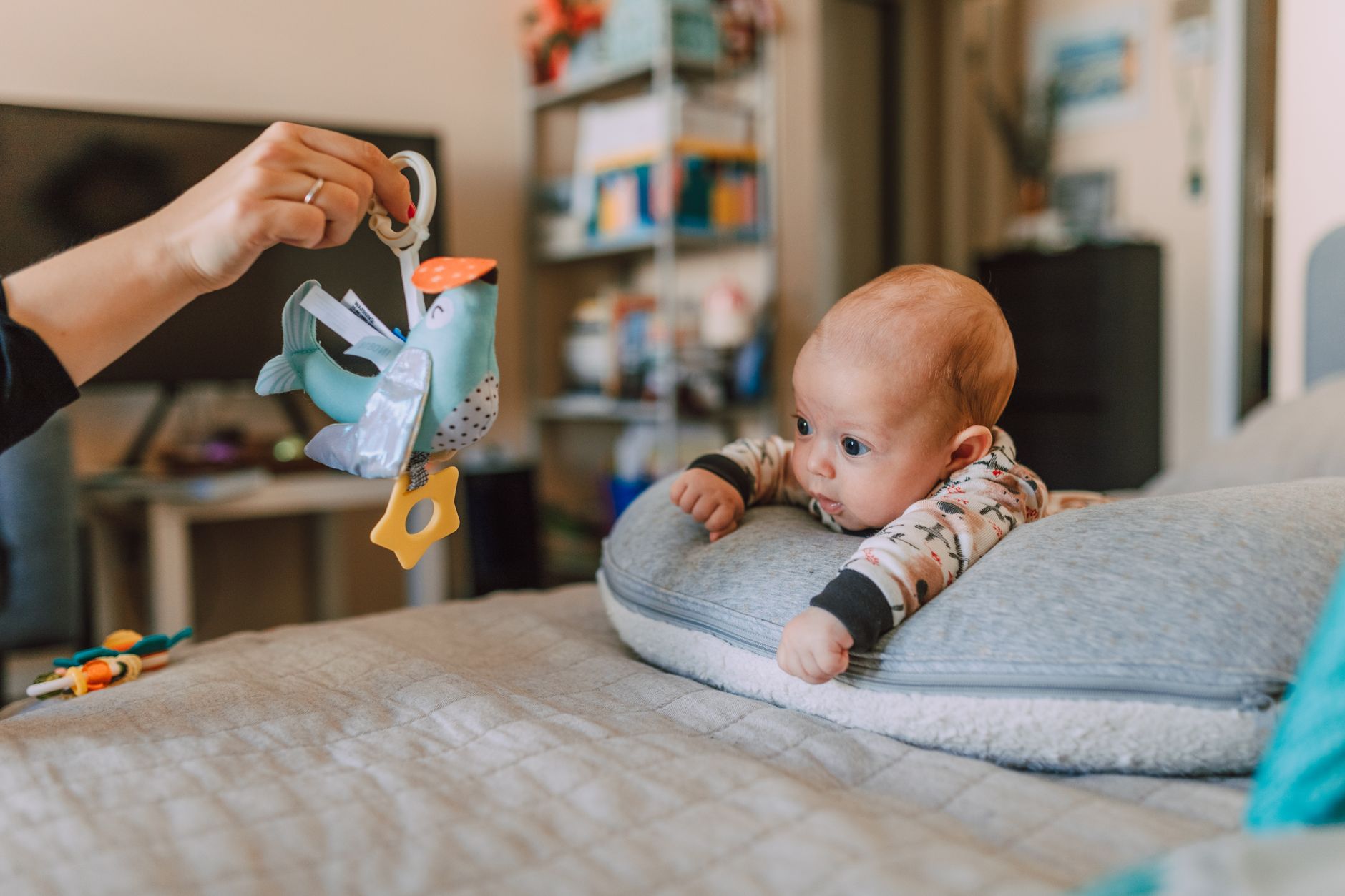 Comment encourager les découvertes d&rsquo;un bébé curieux ?