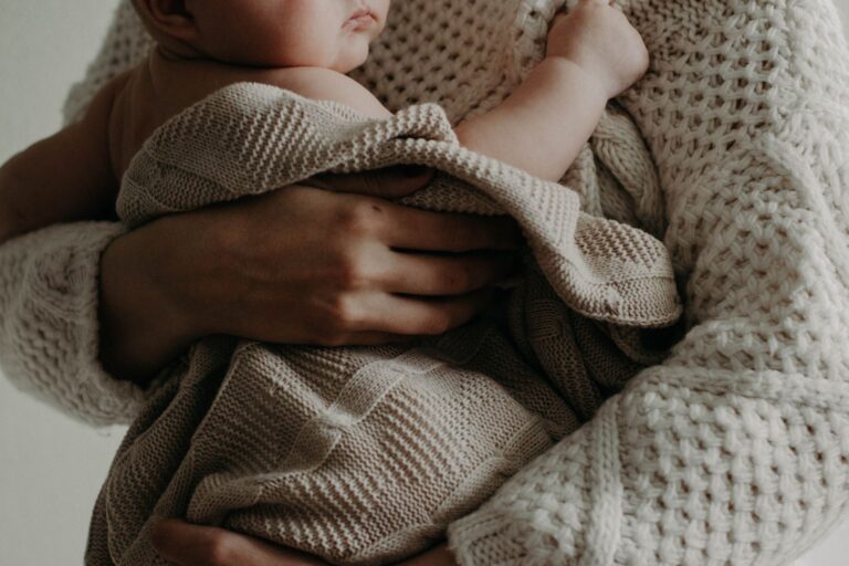Pourquoi le gazouillis de bébé est-il une mélodie douce pour maman ?