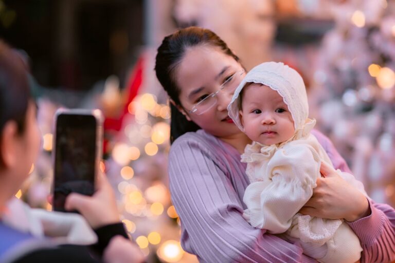 Comment les bébés communiquent-ils sans utiliser de mots ?
