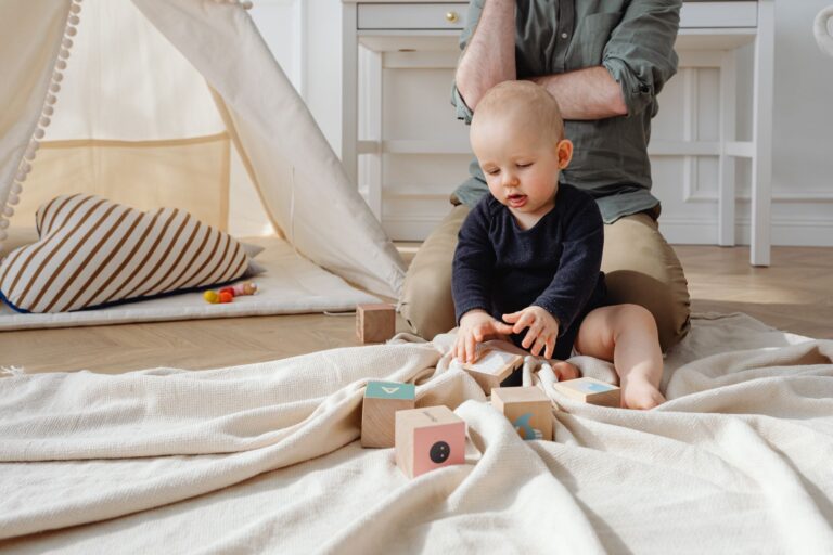 Comment éveiller la joie simple de la vie quotidienne chez bébé ?
