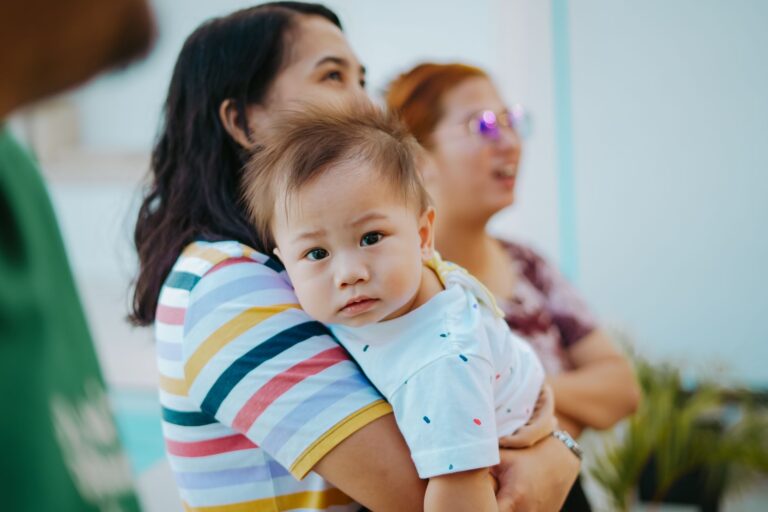 Comment soutenir une maman vibrante d&rsquo;émotion dans la quête d&rsquo;autonomie de son bébé ?